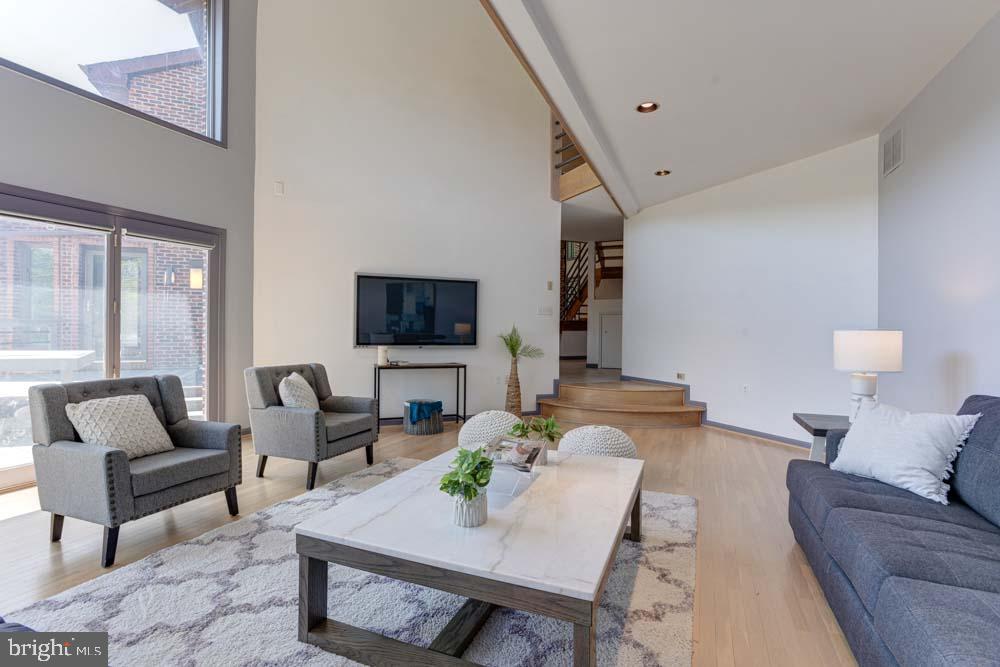 IVY MEADOWS - Residential