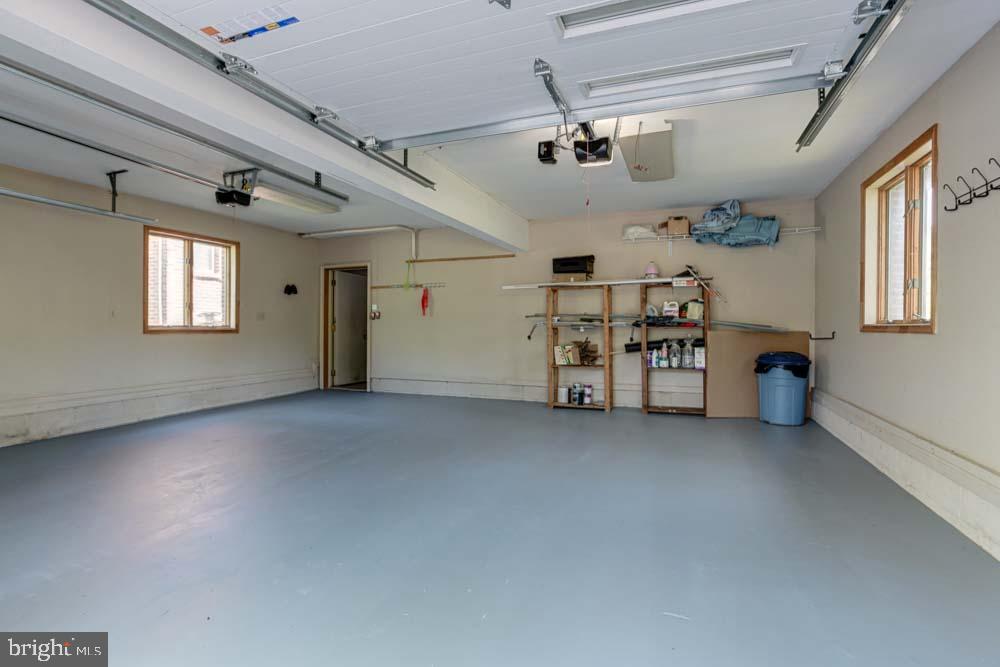 IVY MEADOWS - Residential