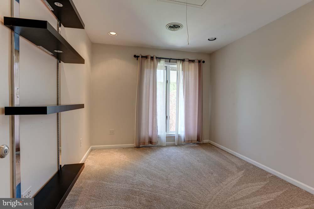 IVY MEADOWS - Residential