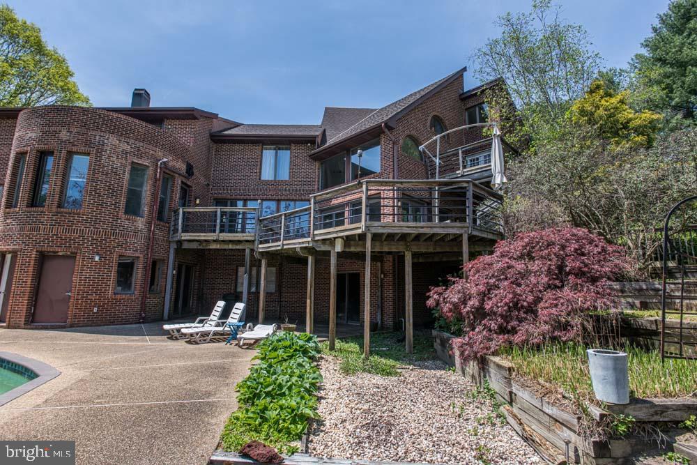 IVY MEADOWS - Residential