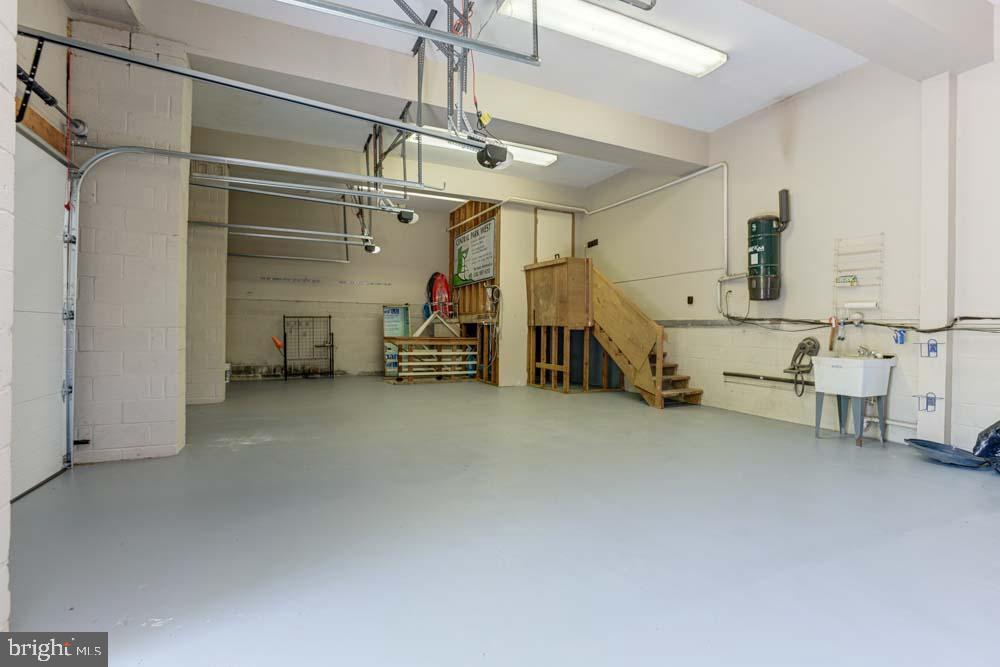 IVY MEADOWS - Residential