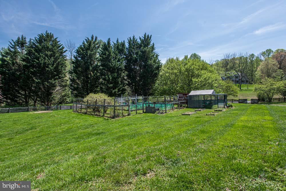 IVY MEADOWS - Residential