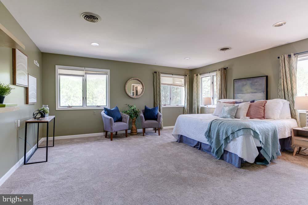 IVY MEADOWS - Residential