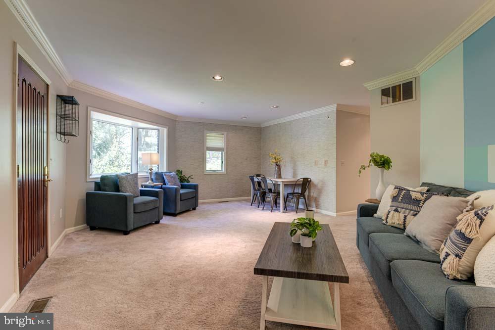 IVY MEADOWS - Residential