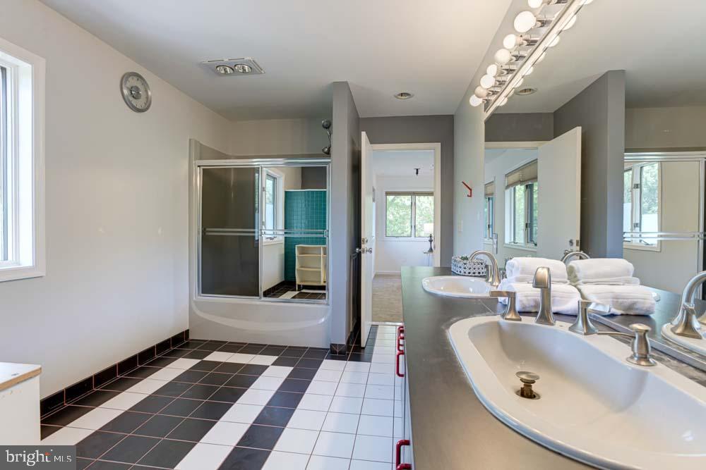 IVY MEADOWS - Residential