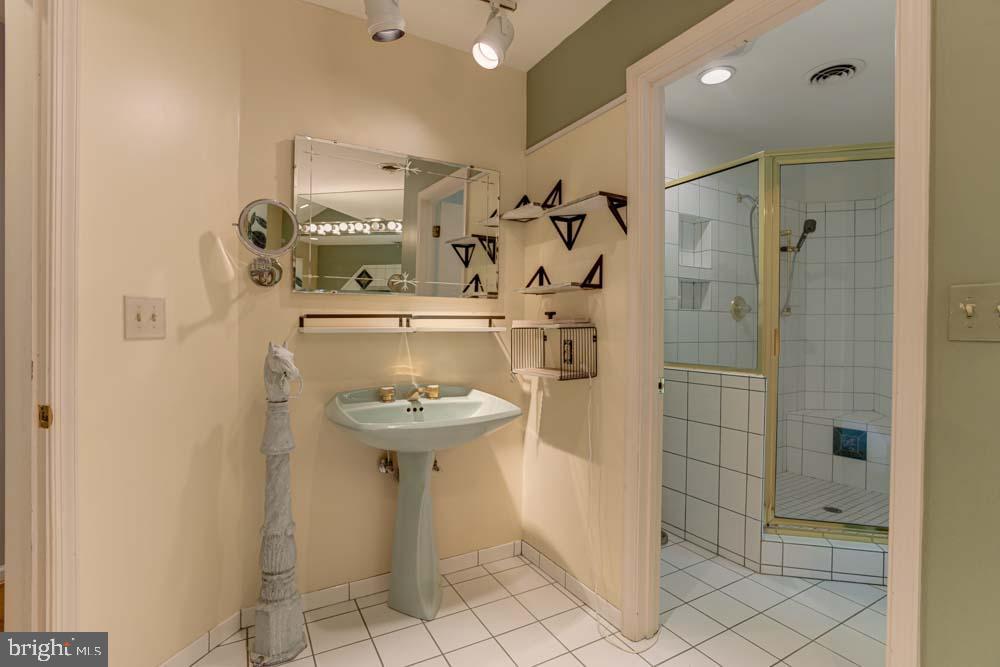 IVY MEADOWS - Residential