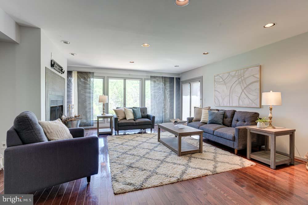 IVY MEADOWS - Residential