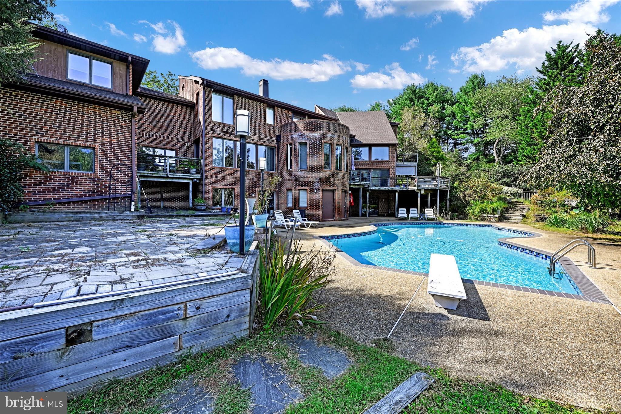 IVY MEADOWS - Residential