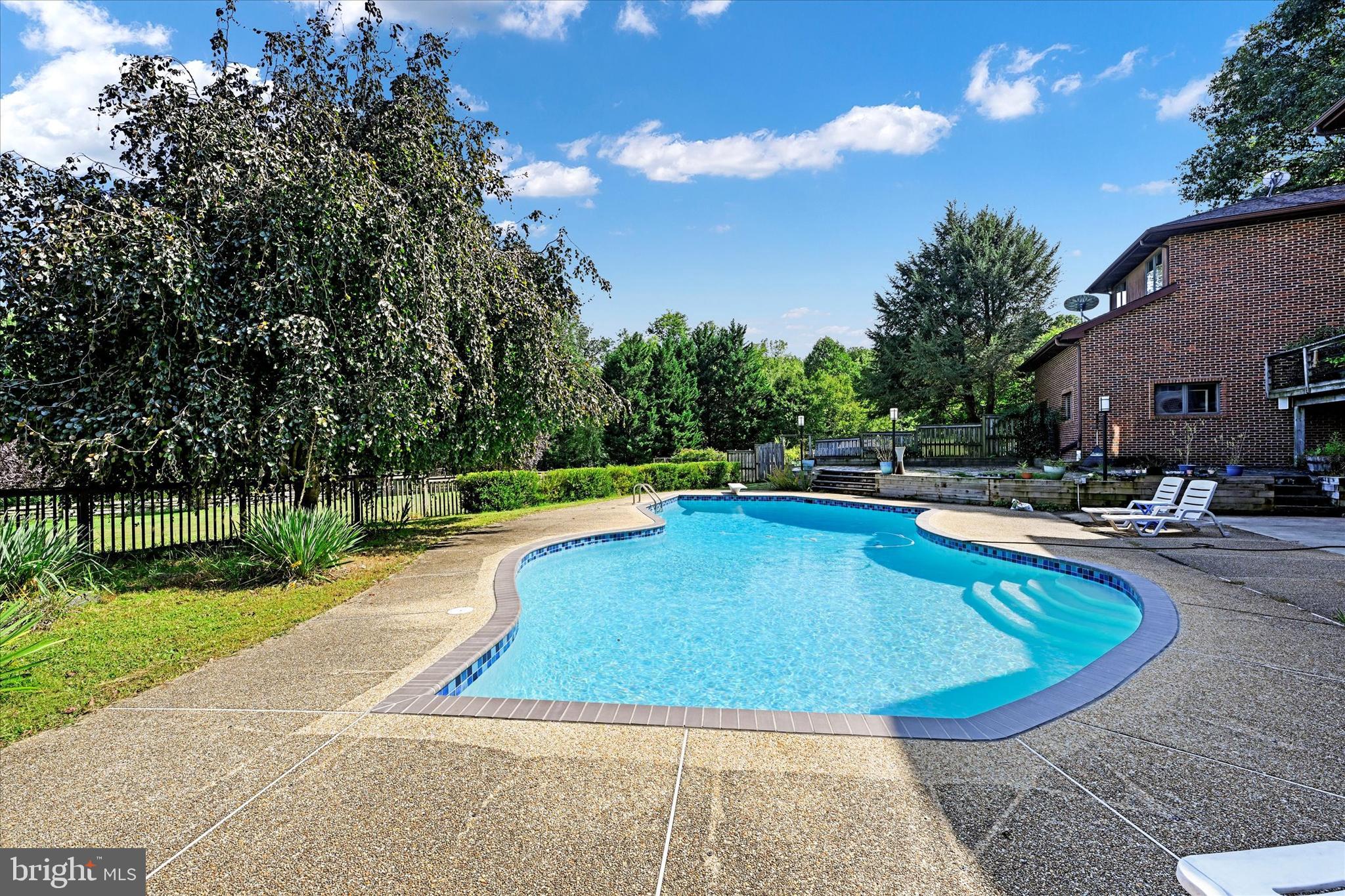 IVY MEADOWS - Residential