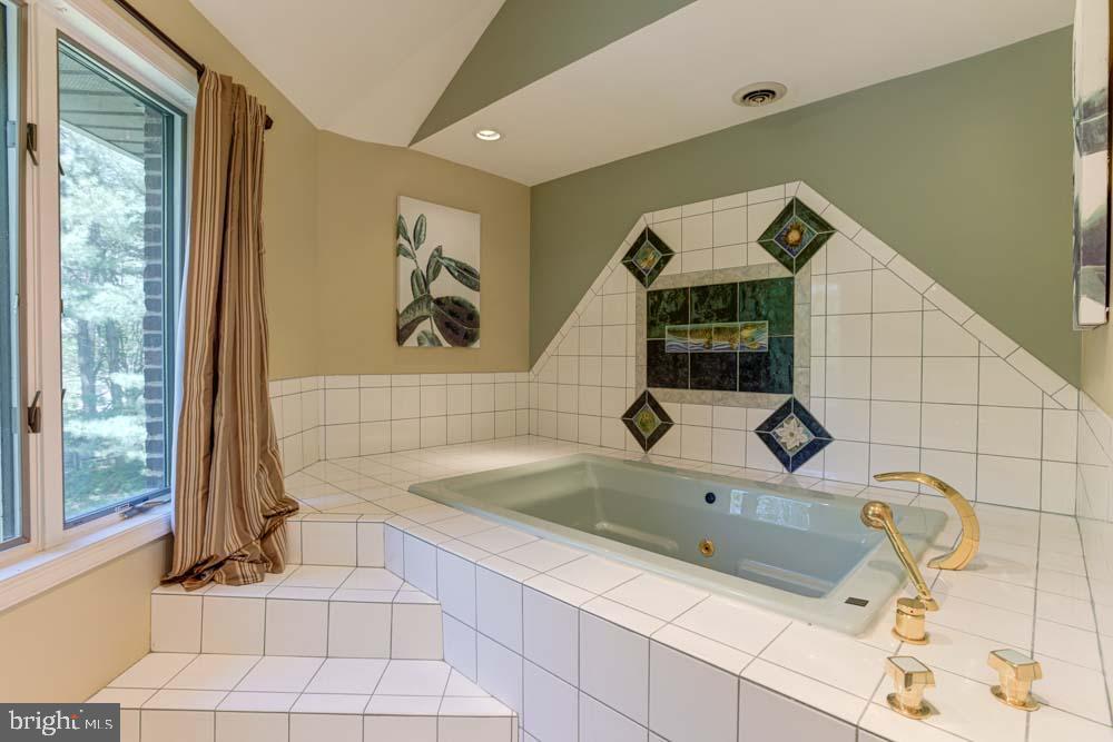 IVY MEADOWS - Residential