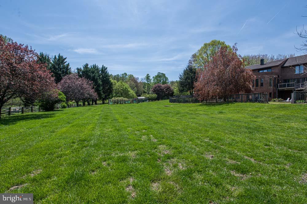 IVY MEADOWS - Residential