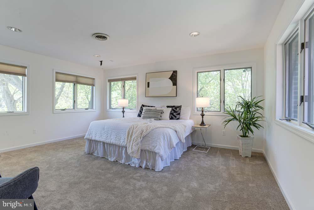 IVY MEADOWS - Residential