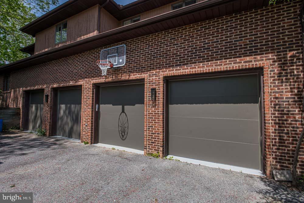 IVY MEADOWS - Residential