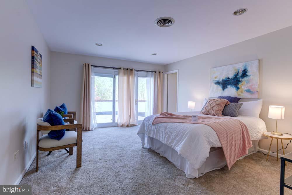 IVY MEADOWS - Residential