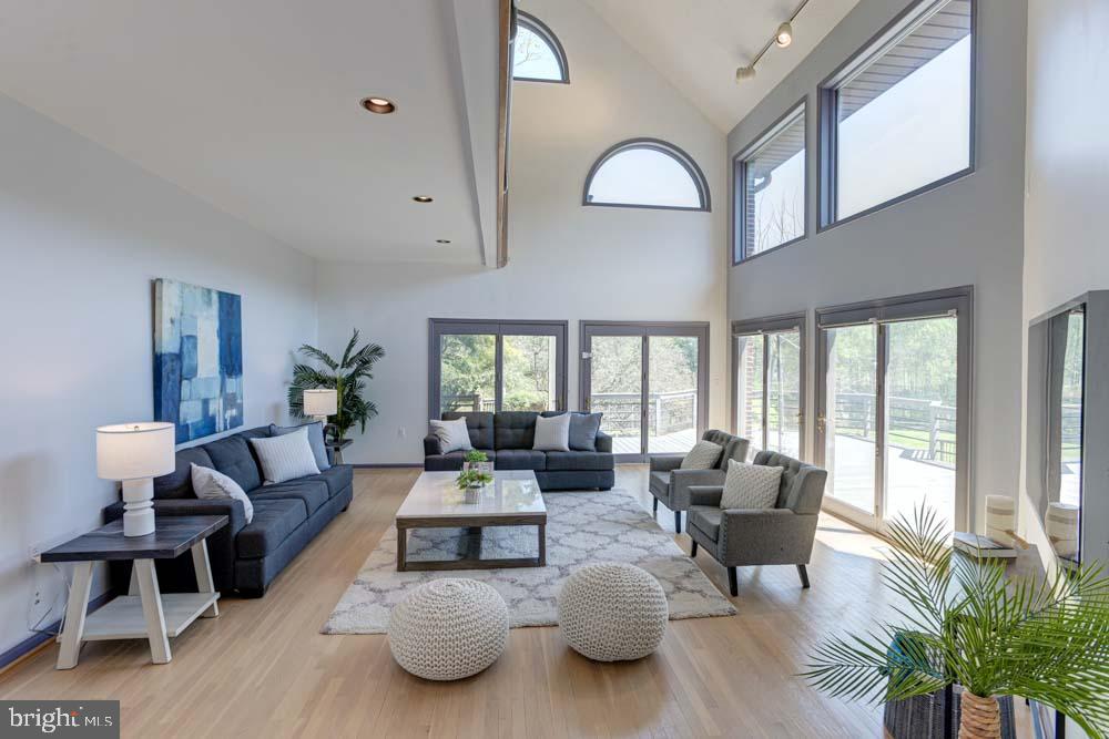 IVY MEADOWS - Residential