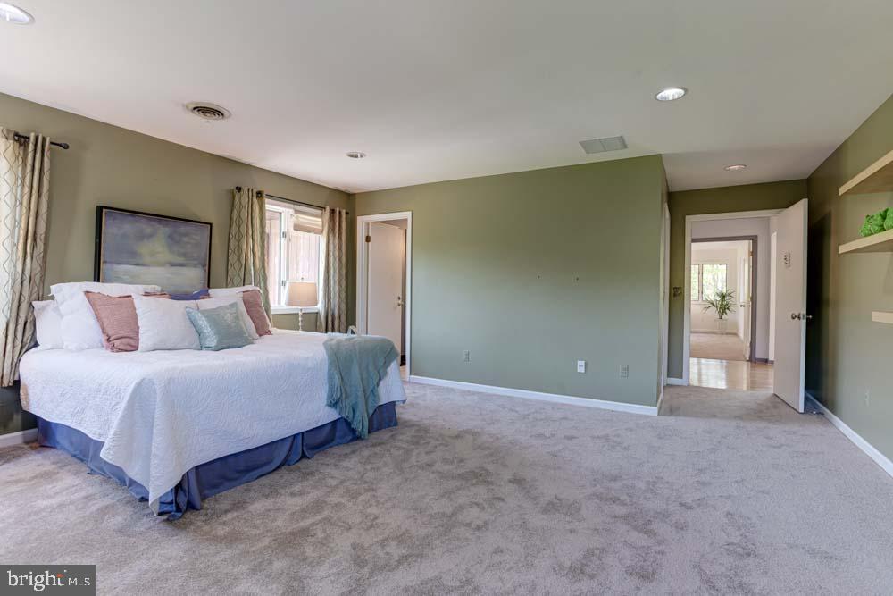 IVY MEADOWS - Residential