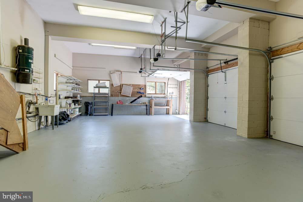 IVY MEADOWS - Residential