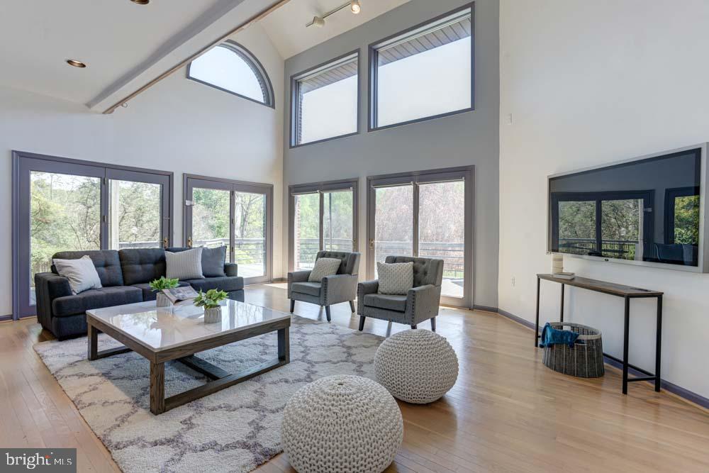 IVY MEADOWS - Residential