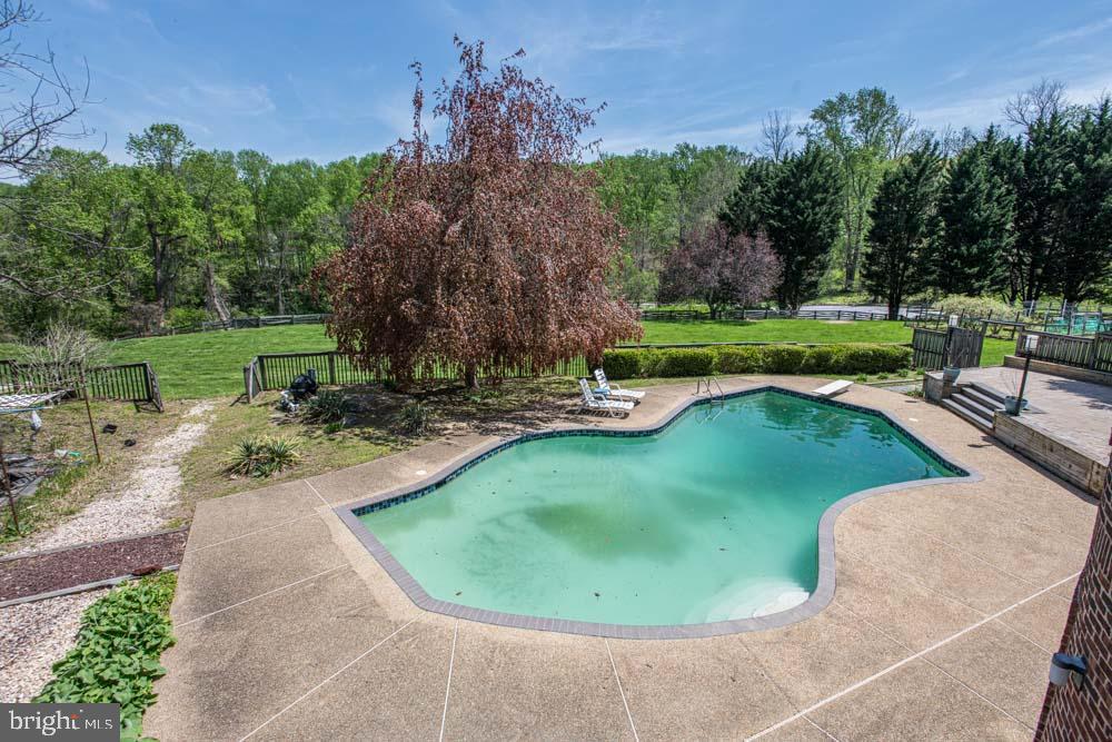 IVY MEADOWS - Residential