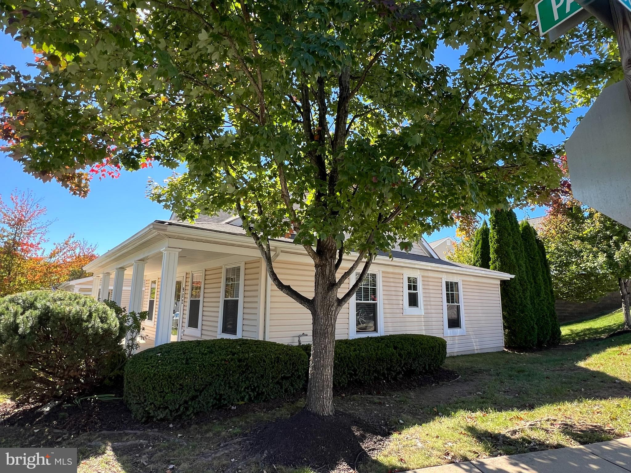 902 PARADE LANE