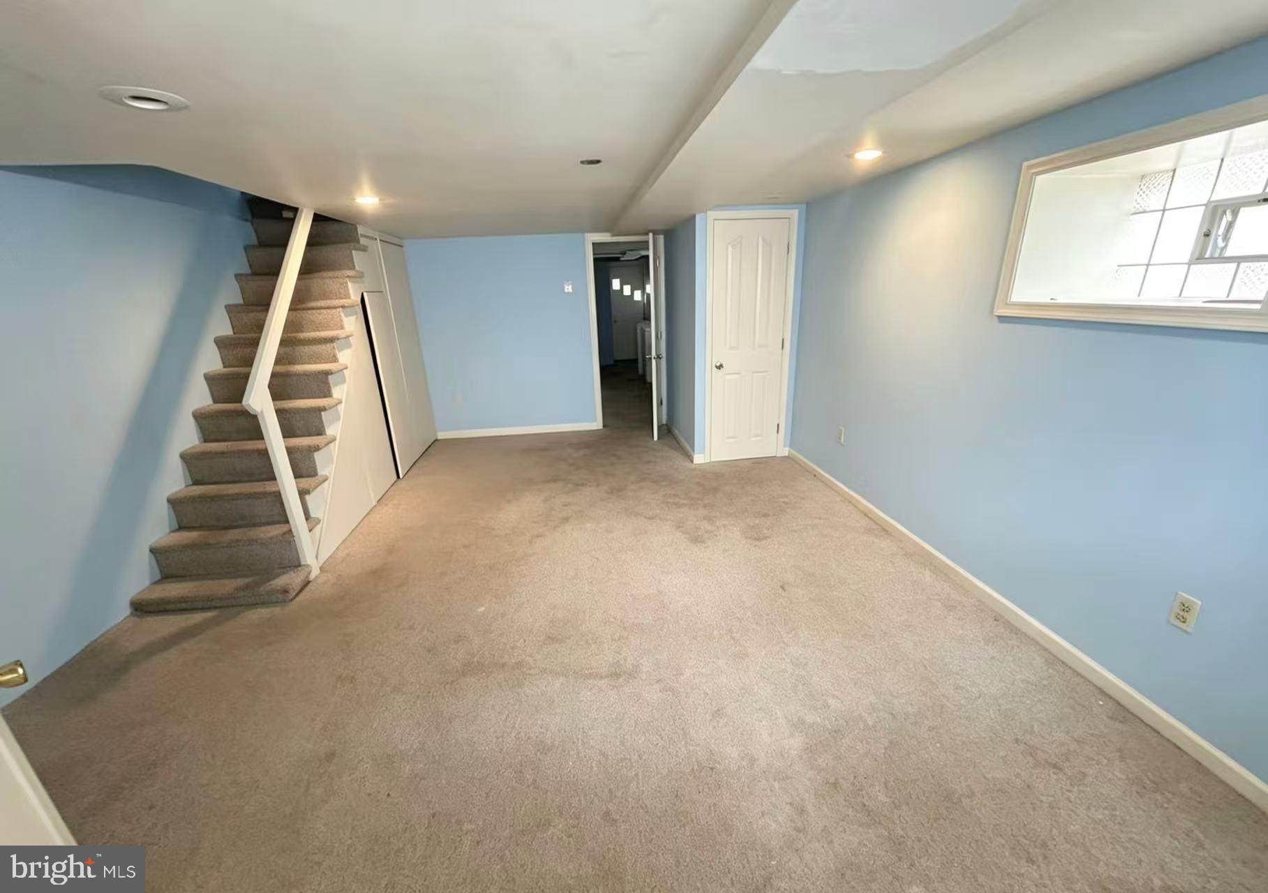 LAWNDALE - Residential