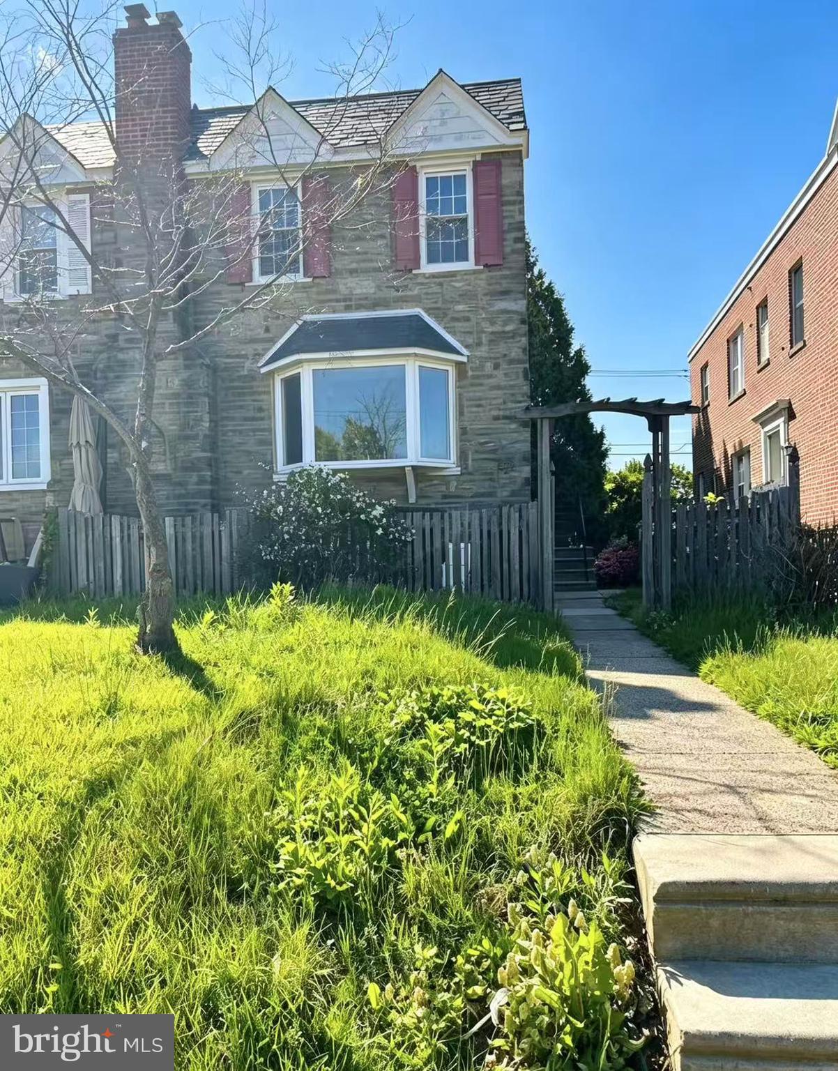 LAWNDALE - Residential