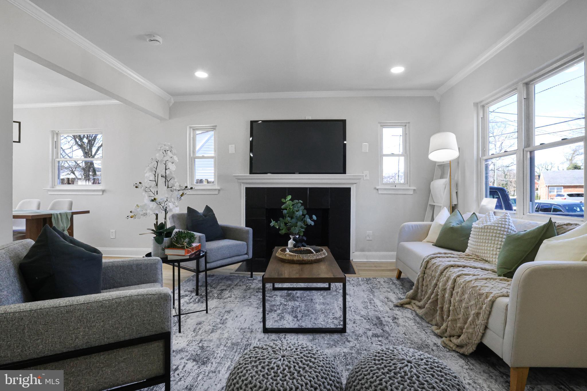 6909 GATEWAY BOULEVARD