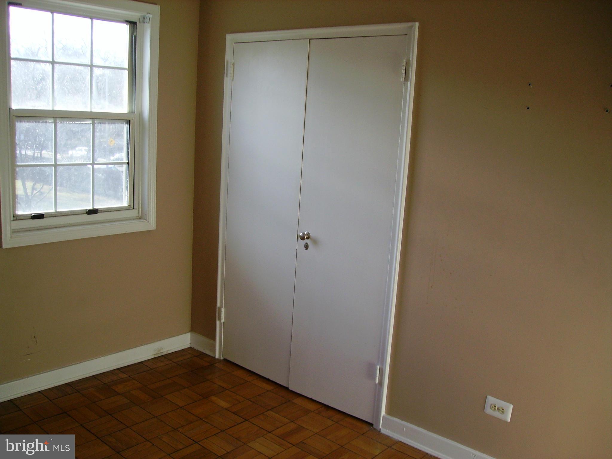 ARLINGTON OAKS - Residential Lease