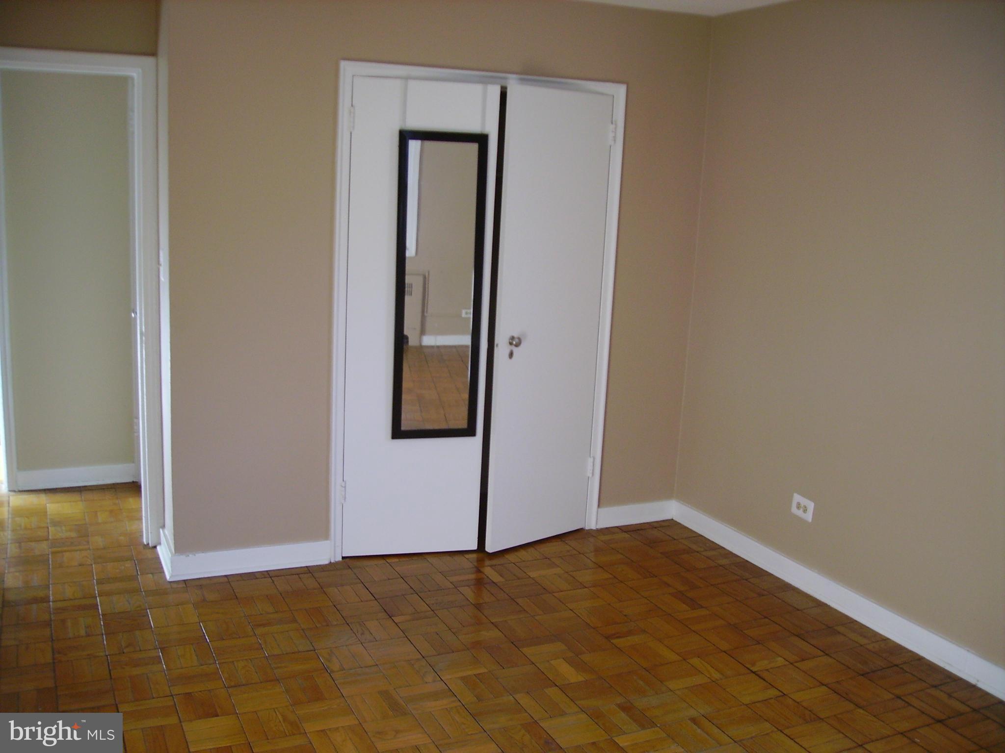 ARLINGTON OAKS - Residential Lease