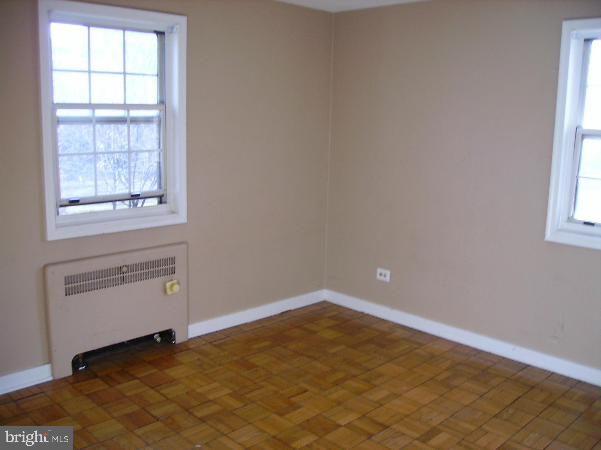 ARLINGTON OAKS - Residential Lease