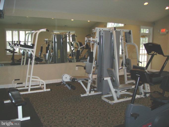 ARLINGTON OAKS - Residential Lease