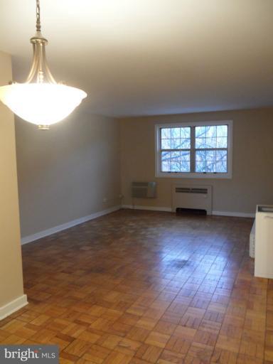 ARLINGTON OAKS - Residential Lease