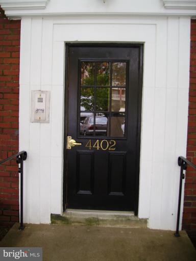 ARLINGTON OAKS - Residential Lease