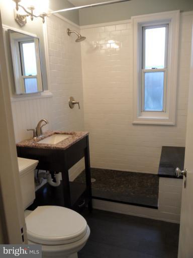 ARLINGTON OAKS - Residential Lease