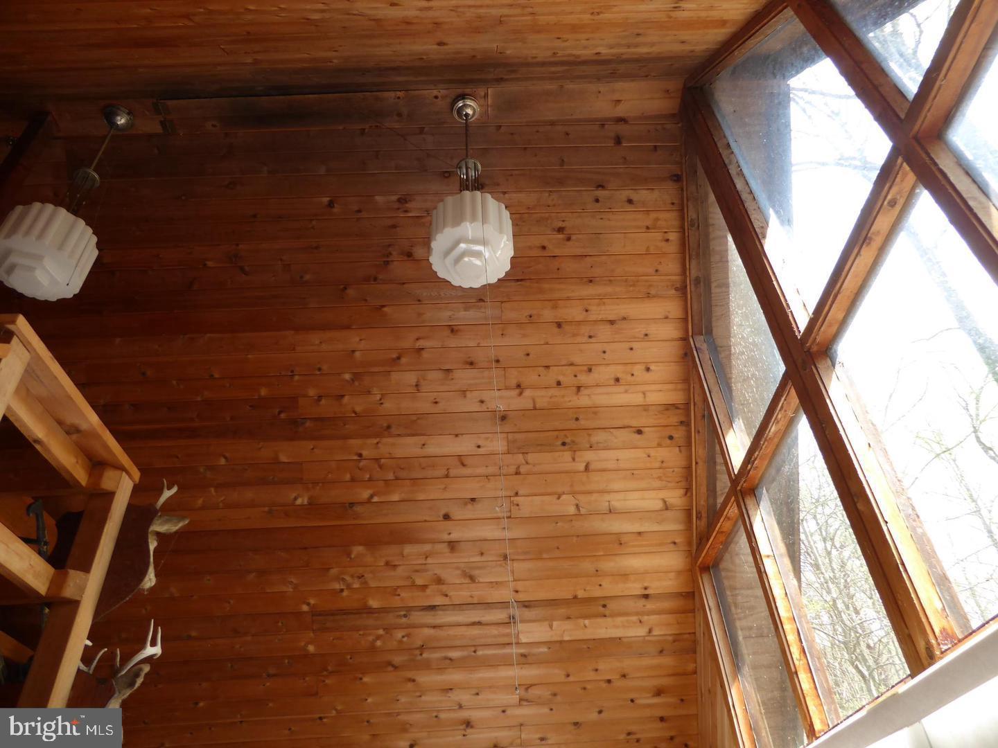 OWL HOLLOW CABINS - Residential