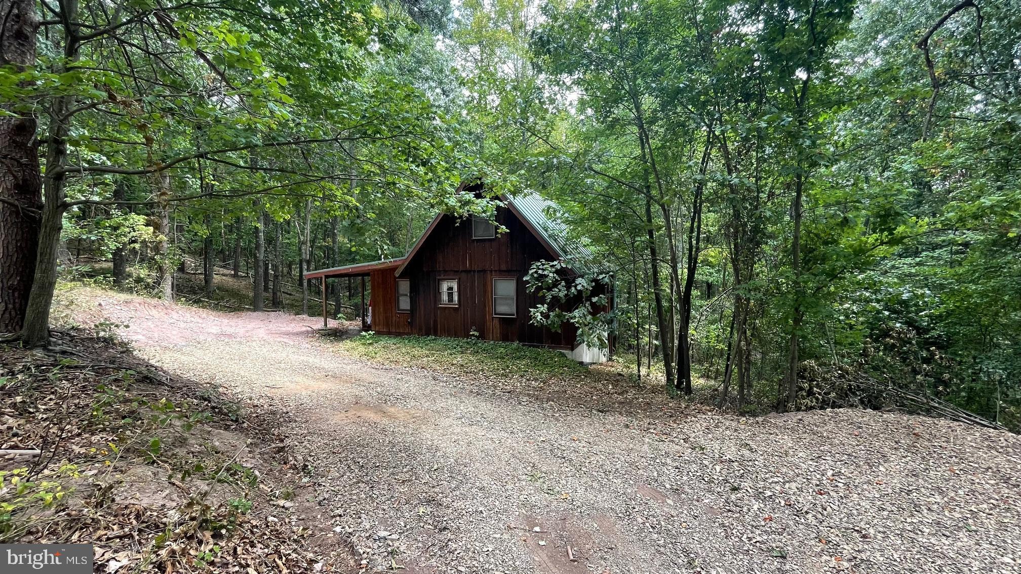 OWL HOLLOW CABINS - Residential