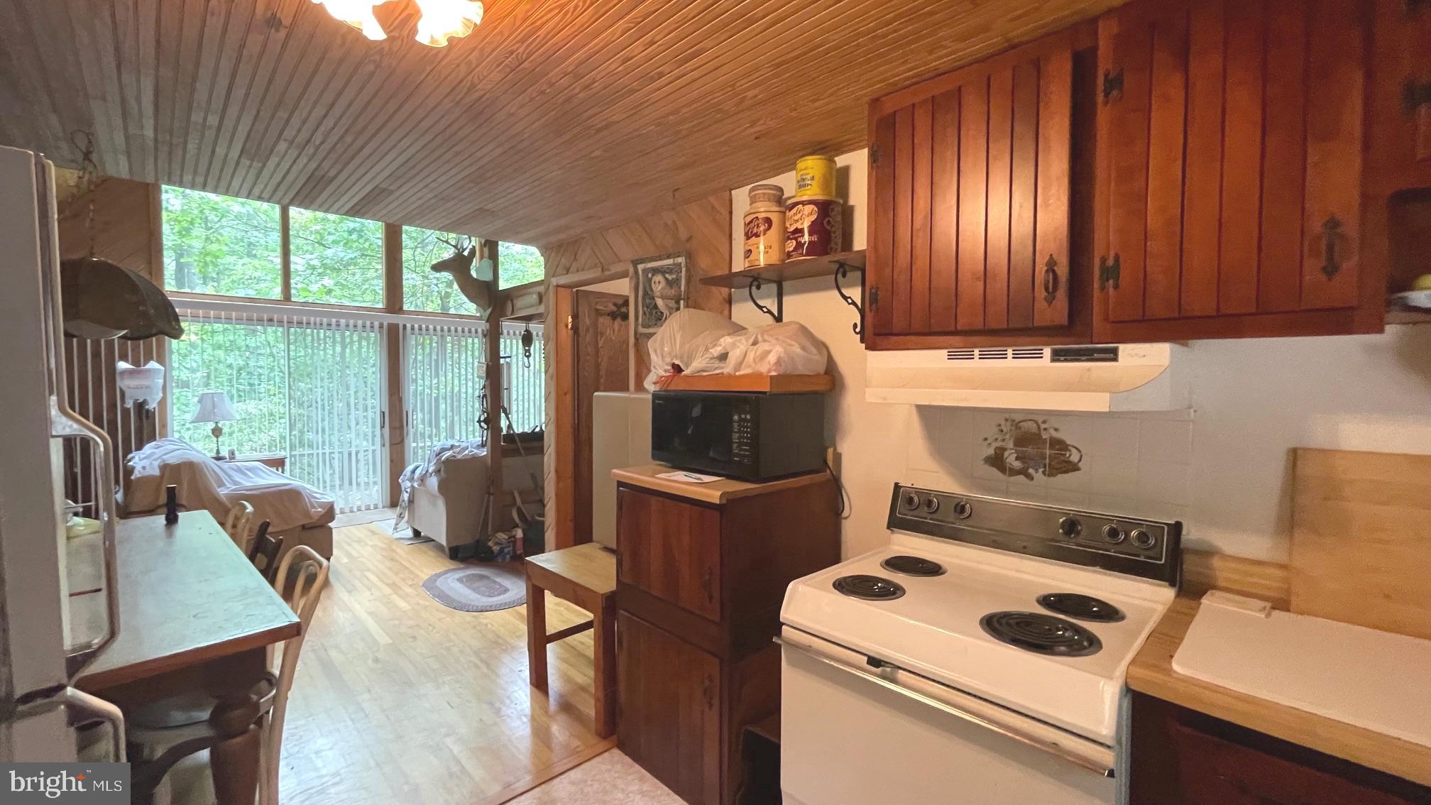 OWL HOLLOW CABINS - Residential