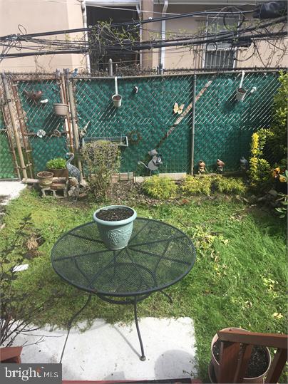 UNIVERSITY CITY - Residential Lease