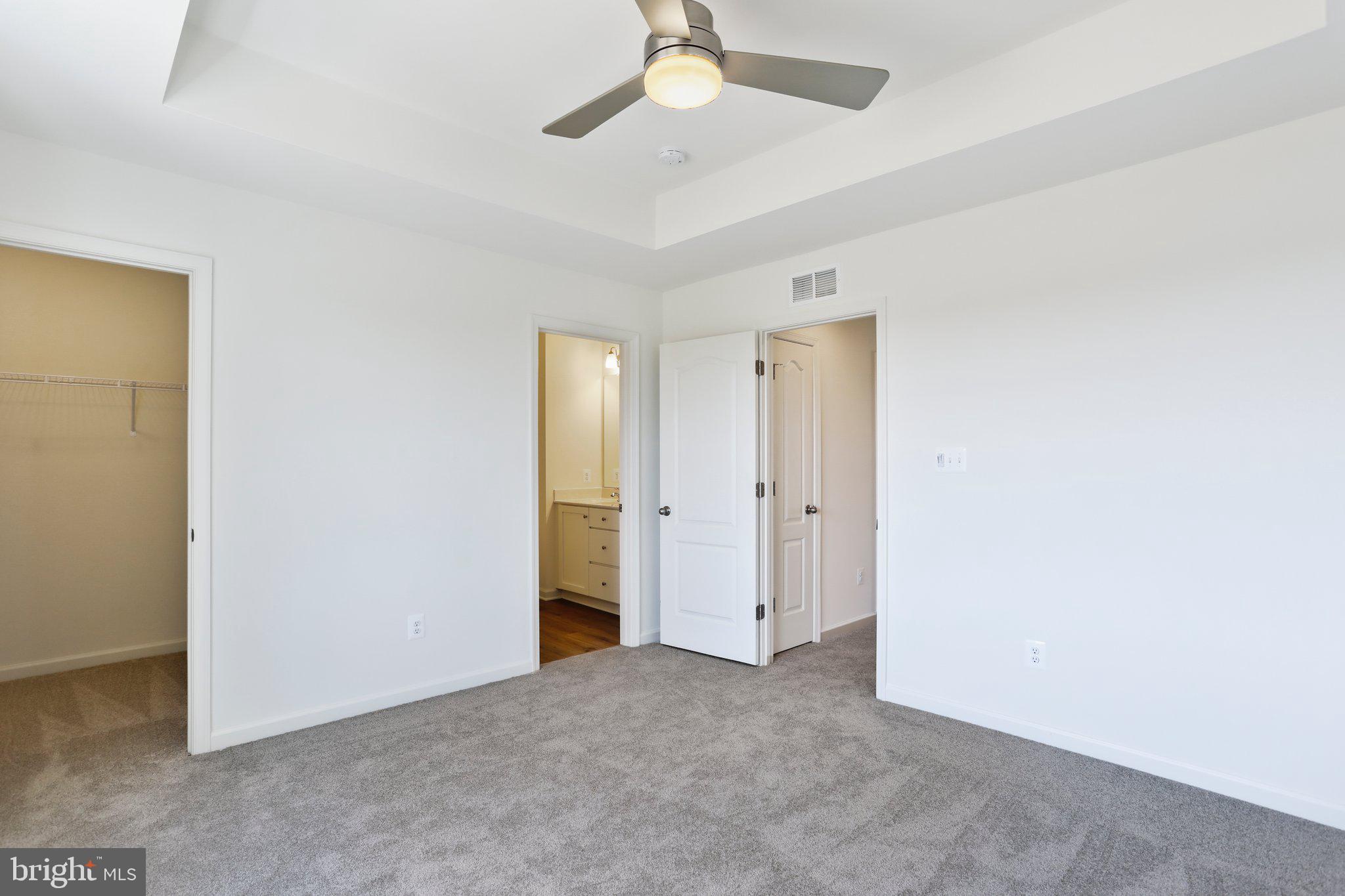 OVERLOOK AT RIVERSIDE TOWNHOMES - Residential Lease