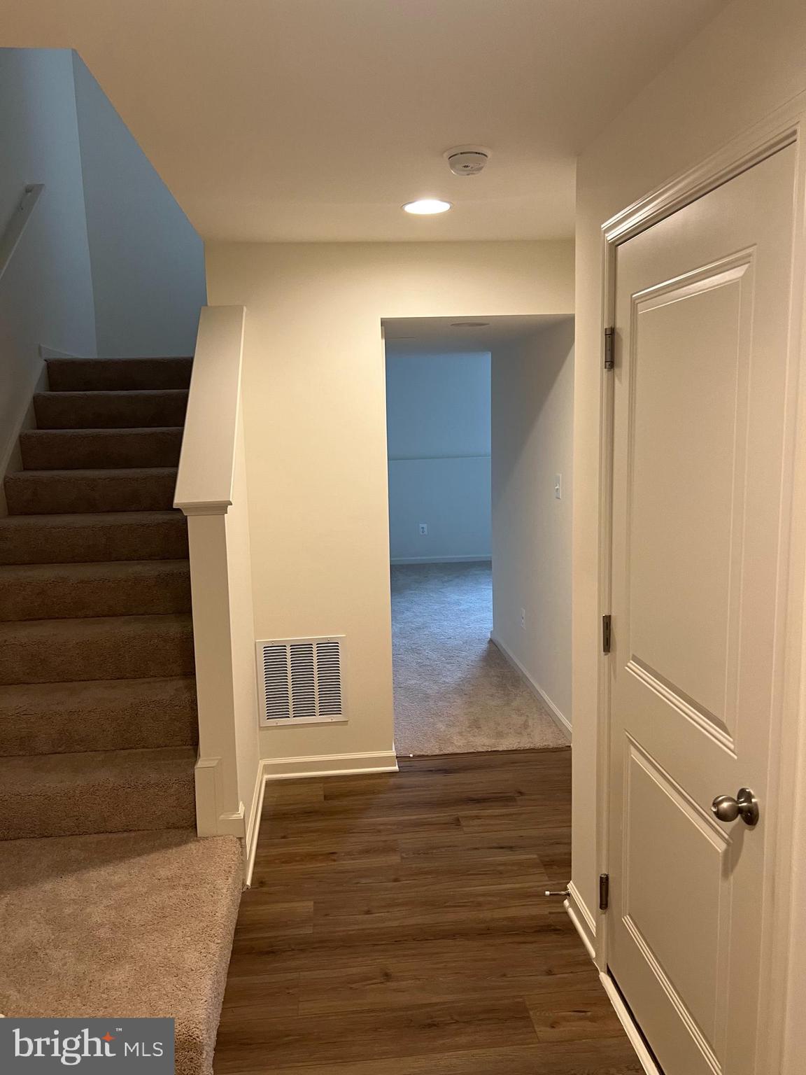 OVERLOOK AT RIVERSIDE TOWNHOMES - Residential Lease