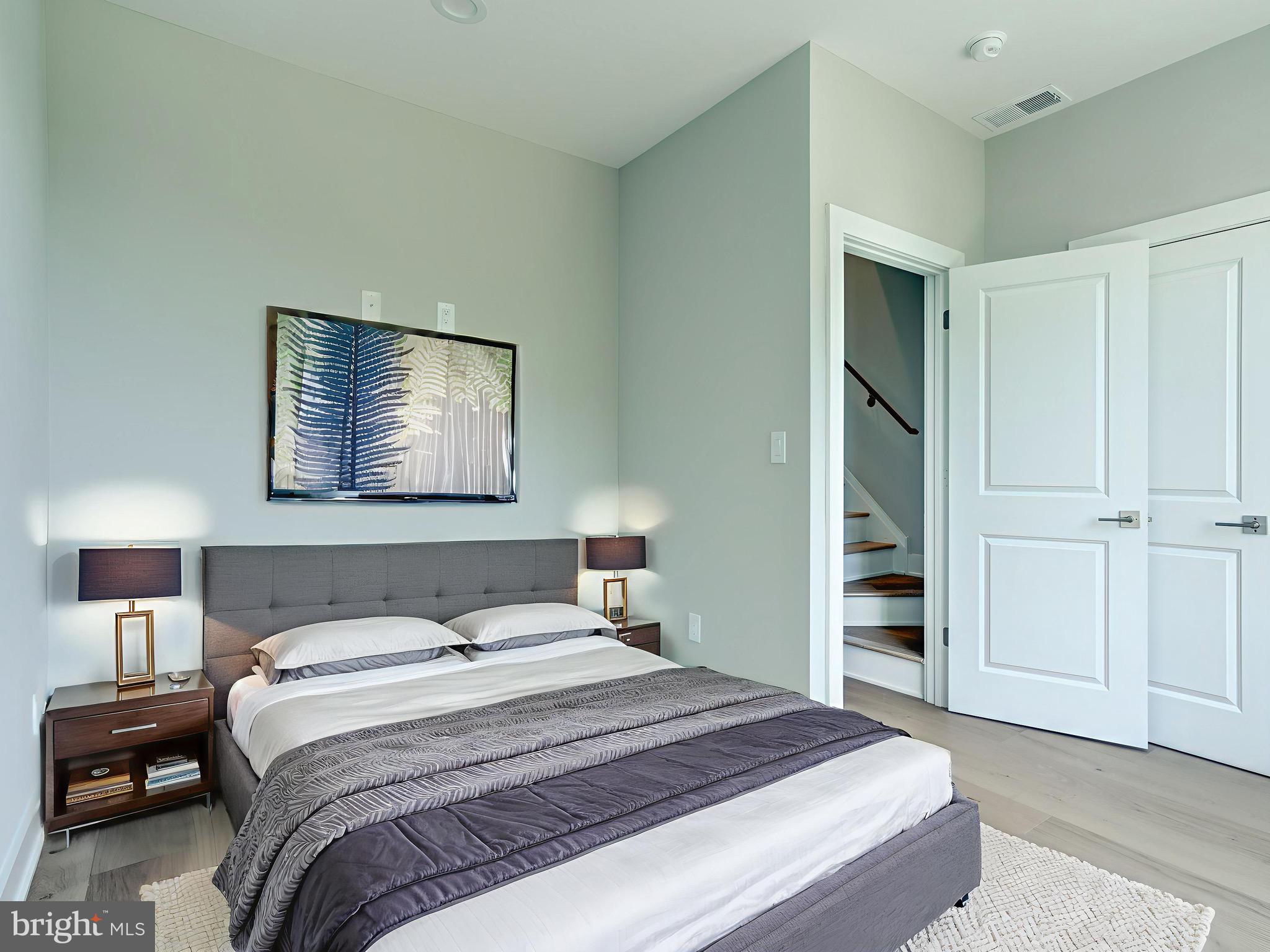 NORRIS SQUARE - Residential