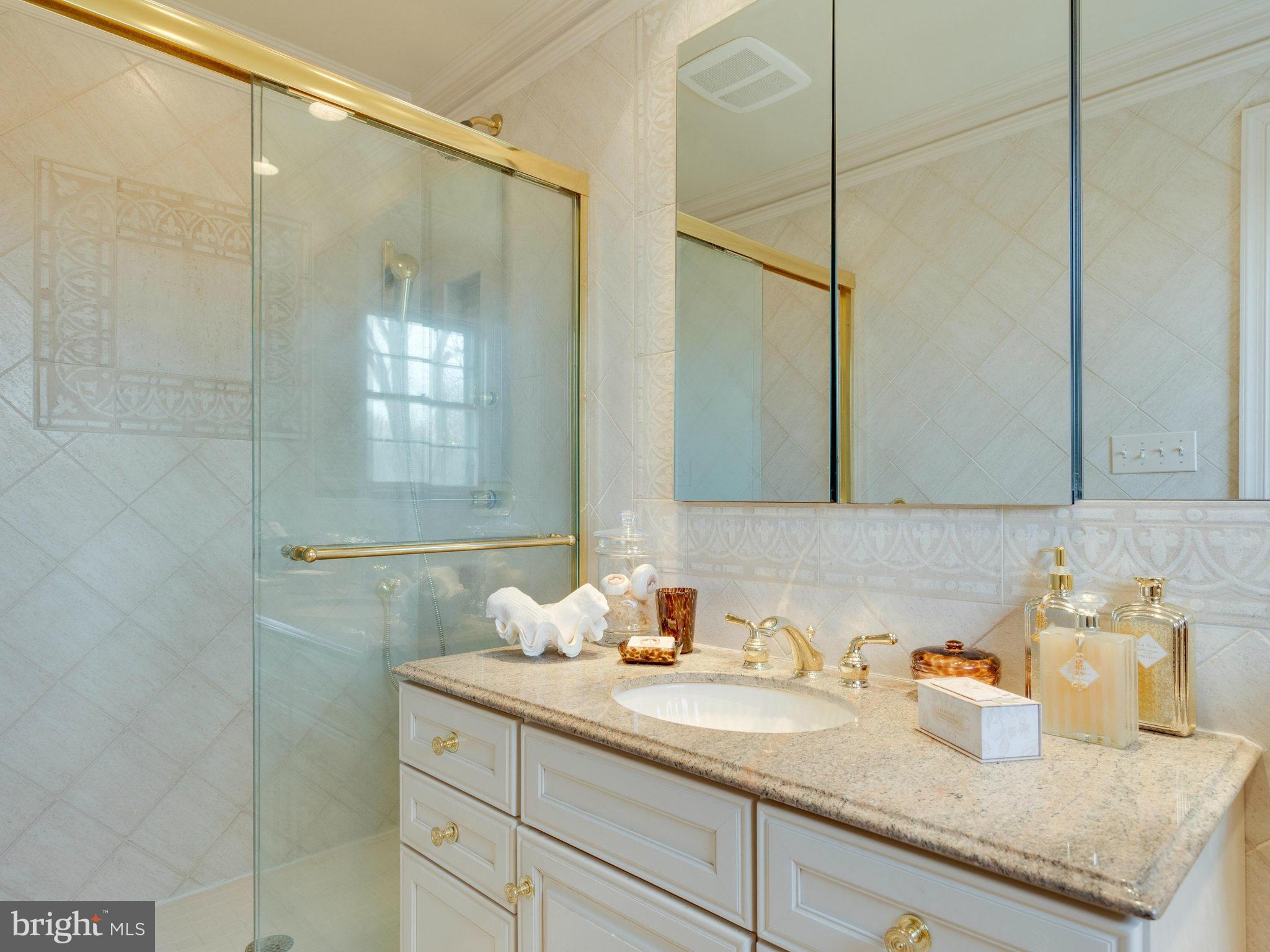 BARCROFT WOODS - Residential Lease