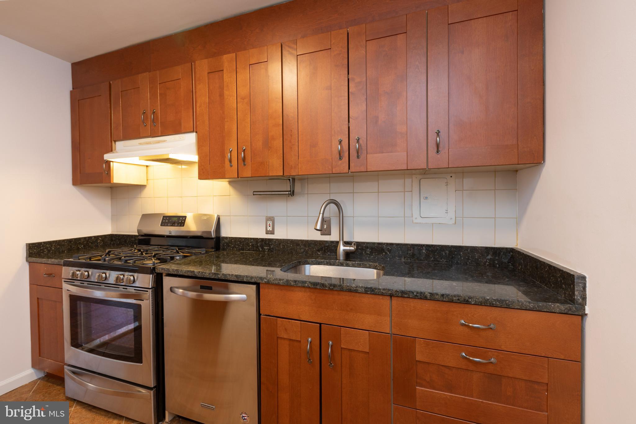 KENWOOD PLACE - Residential