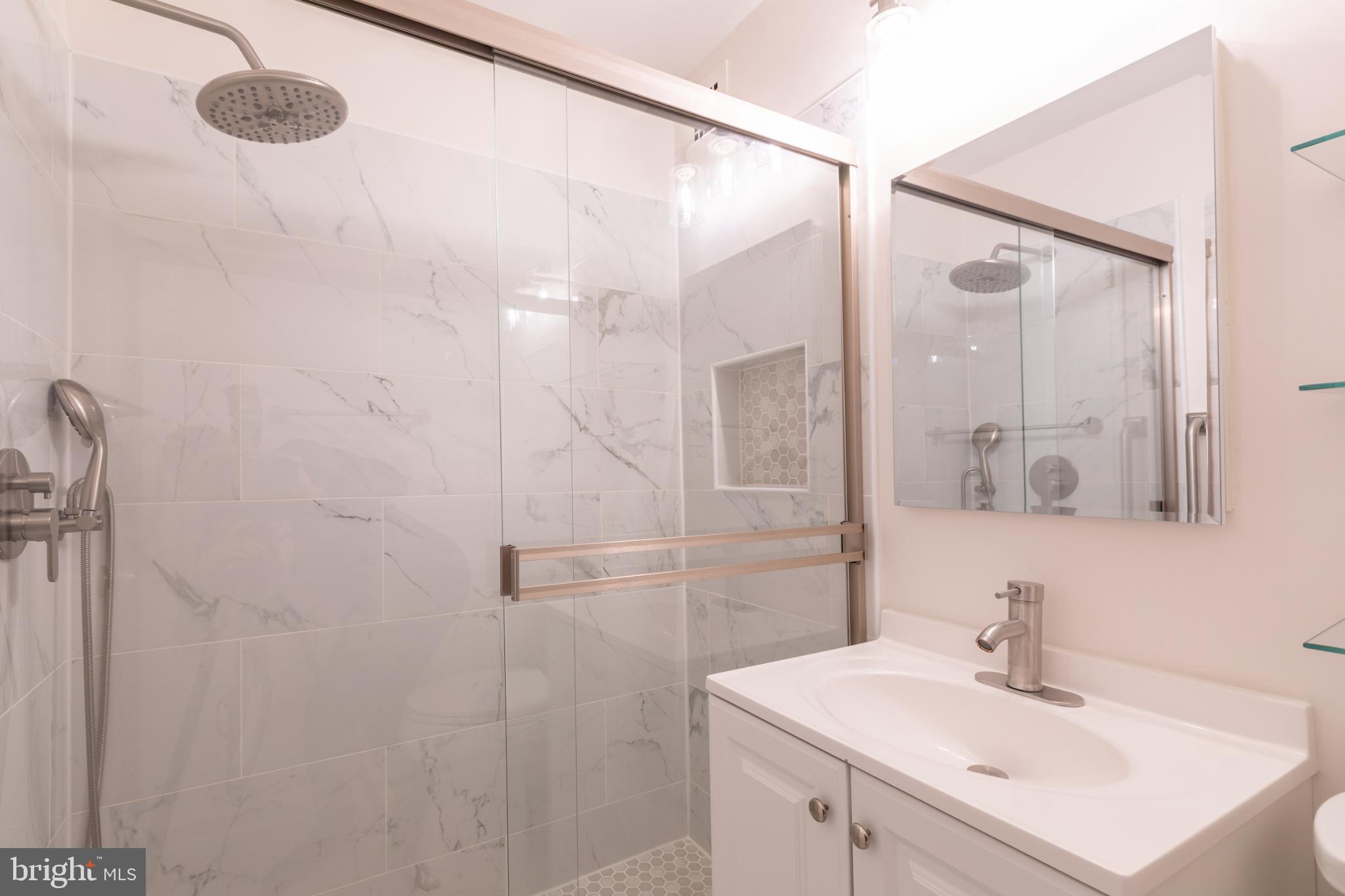 KENWOOD PLACE - Residential