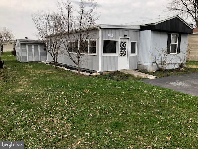 3BD, 1.5BA home with enclosed entryway and bonus office/den. 15x15' storage shed/workshop. Quiet rural location, minutes to Lititz and Manheim.