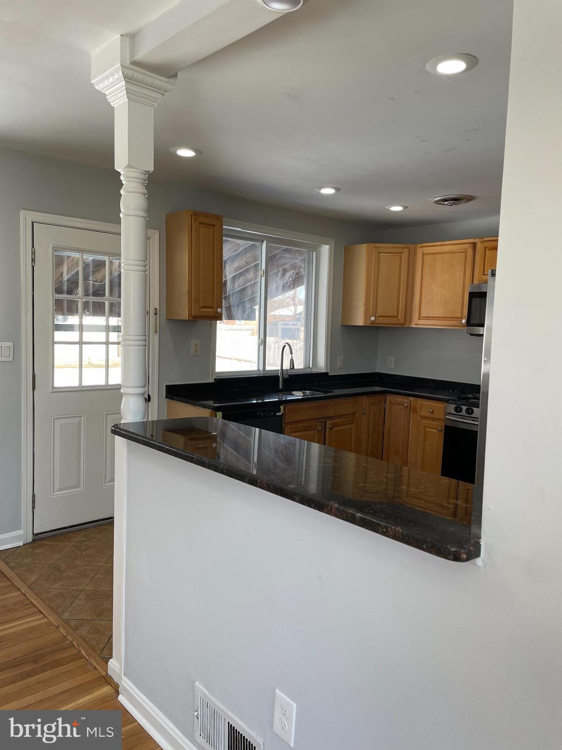 UNIVERSITY GARDENS - Residential