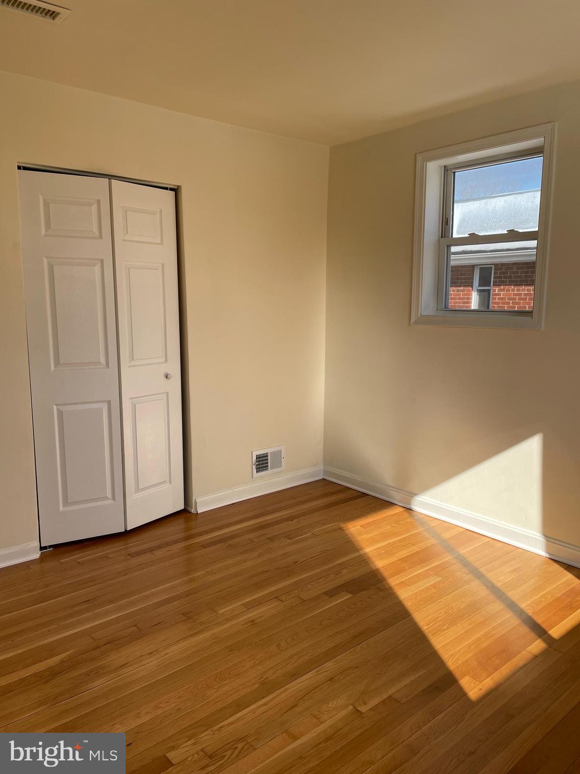 UNIVERSITY GARDENS - Residential