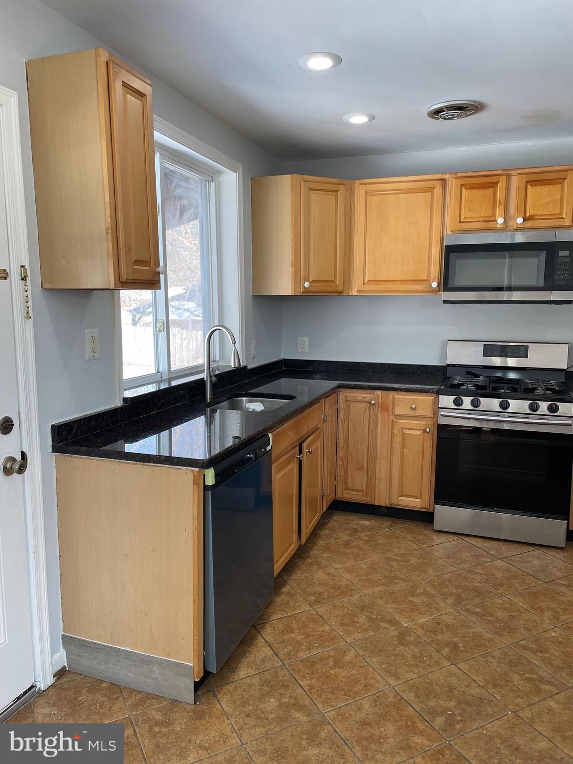 UNIVERSITY GARDENS - Residential