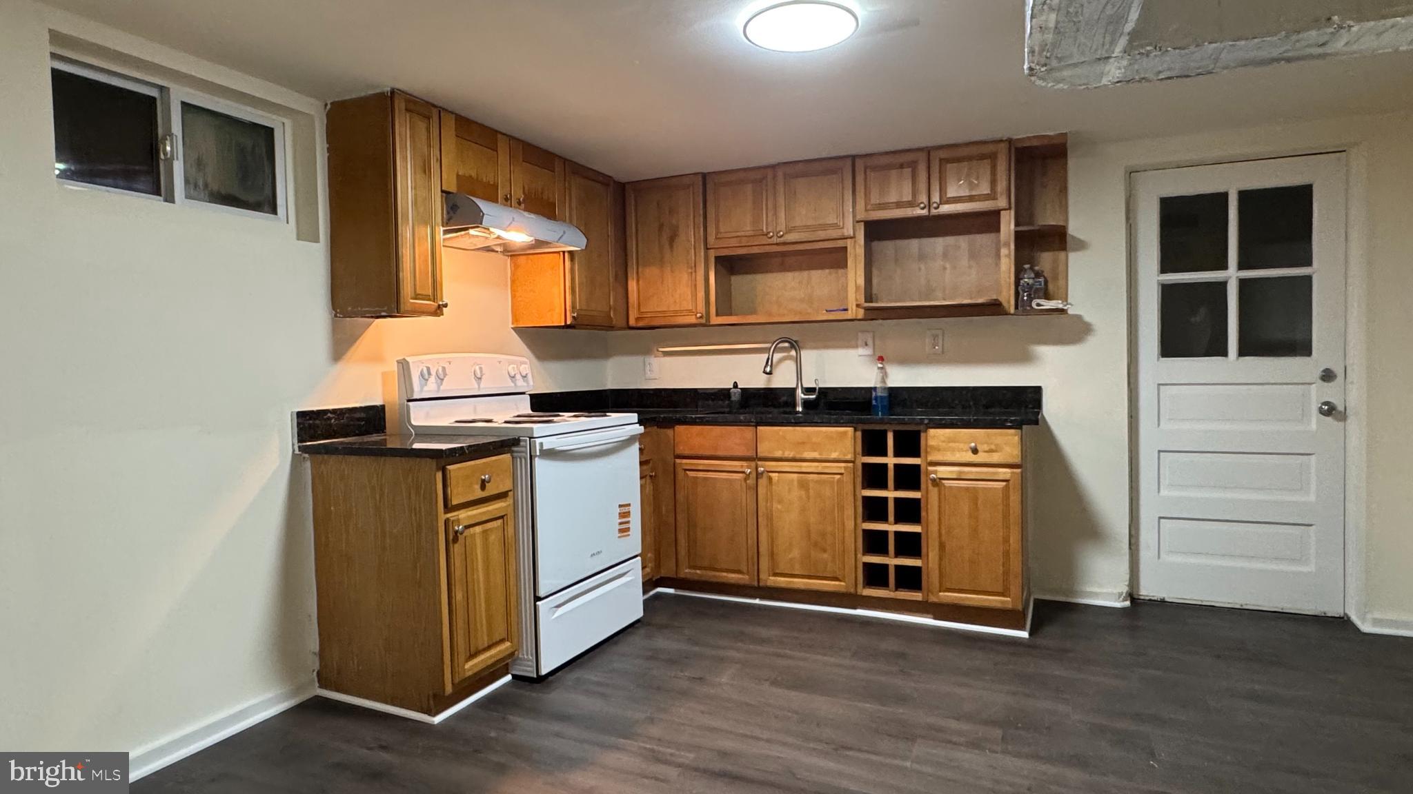 UNIVERSITY GARDENS - Residential