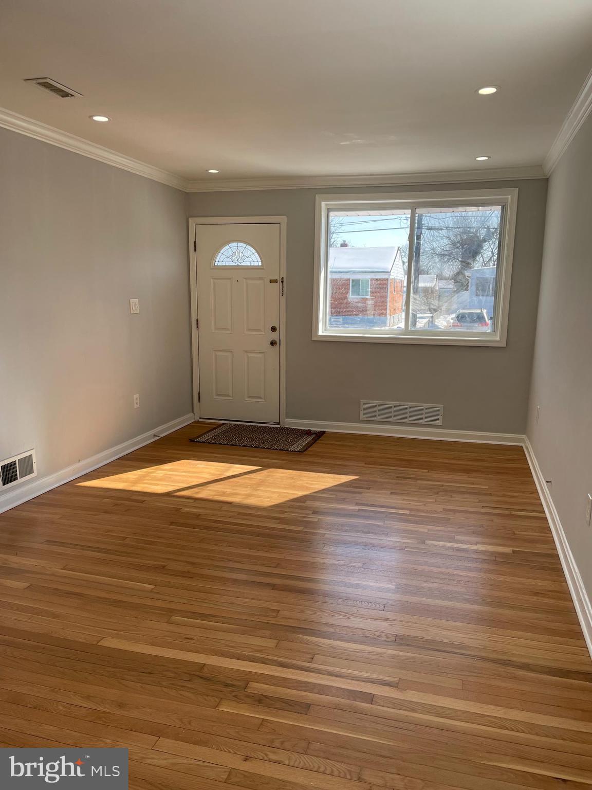 UNIVERSITY GARDENS - Residential